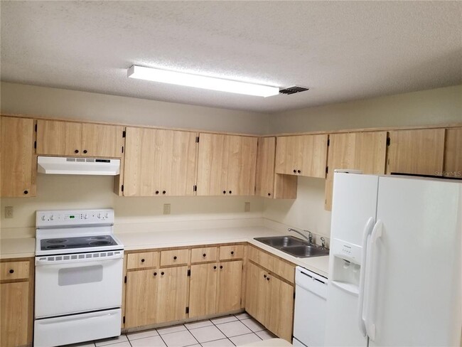 Building Photo - 8202 Broward Pl