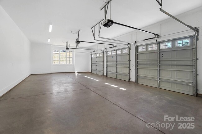 Building Photo - 154 Fox Hunt Dr