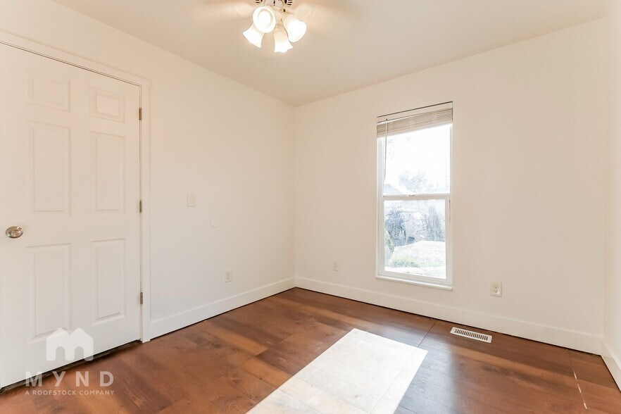 Building Photo - 821 S Patton Ct