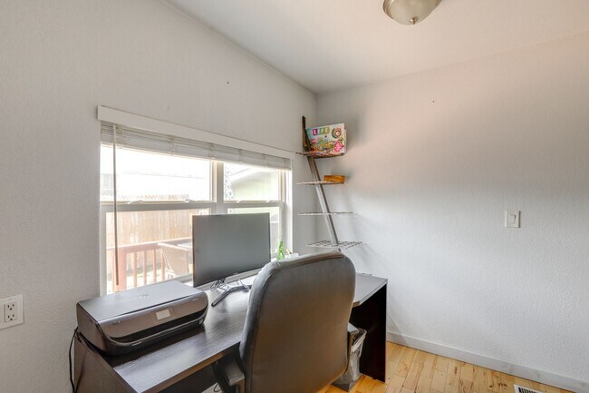 Building Photo - Charming 2Bed 2bath House in Denver