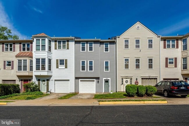 Building Photo - 8478 Battle Ct