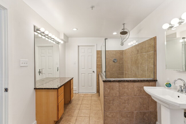 bathroom - 1246 E Montgomery Ave