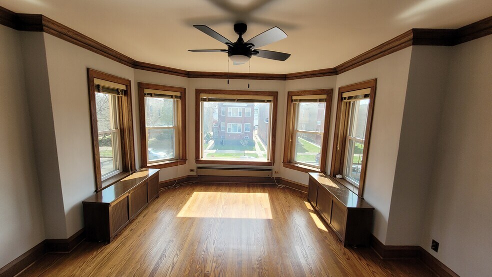 Building Photo - 5228 W Hutchinson St