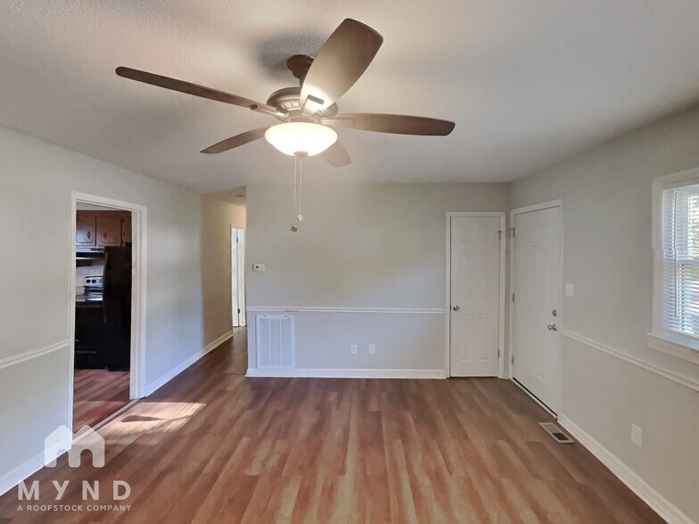 Building Photo - 3624 Somerset Dr