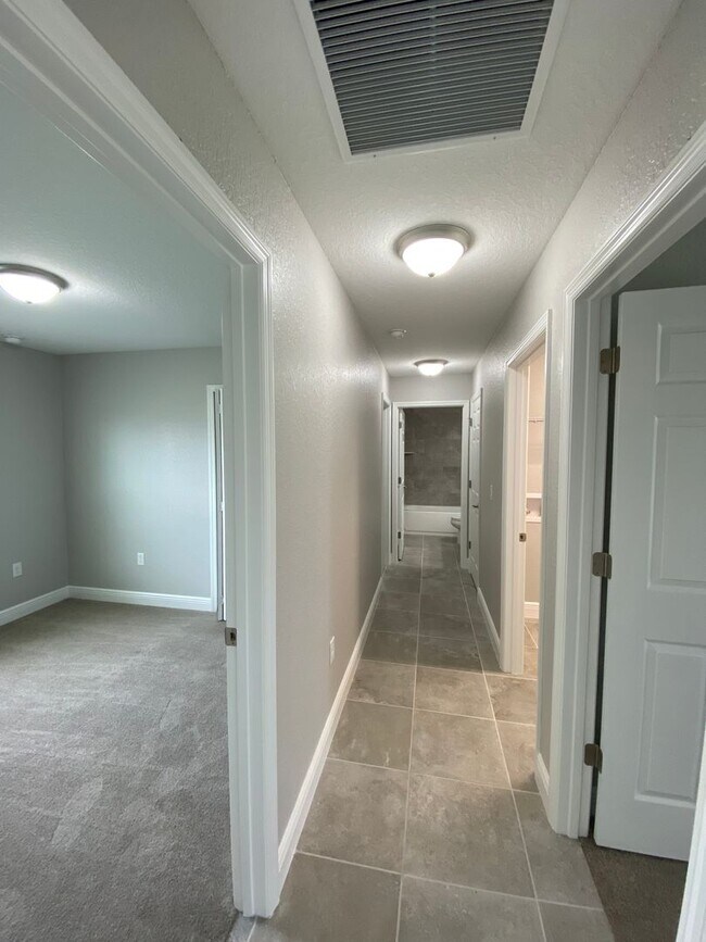 Building Photo - 14780 SW 27 Ct Rd