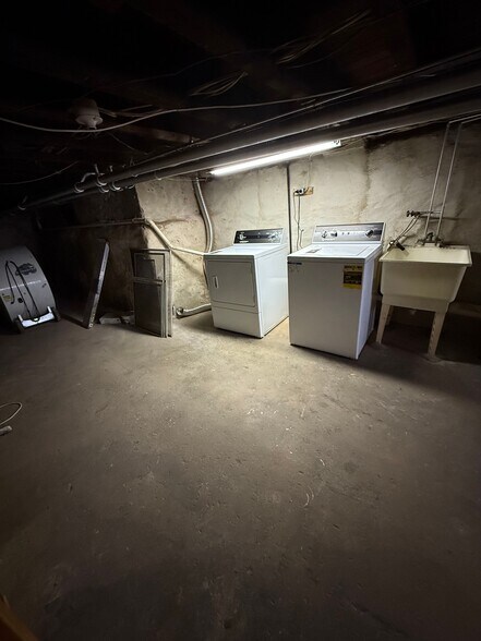 Building Photo - 3046 Mercer St