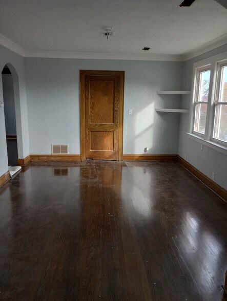 Primary Photo - 1327 Otto Blvd