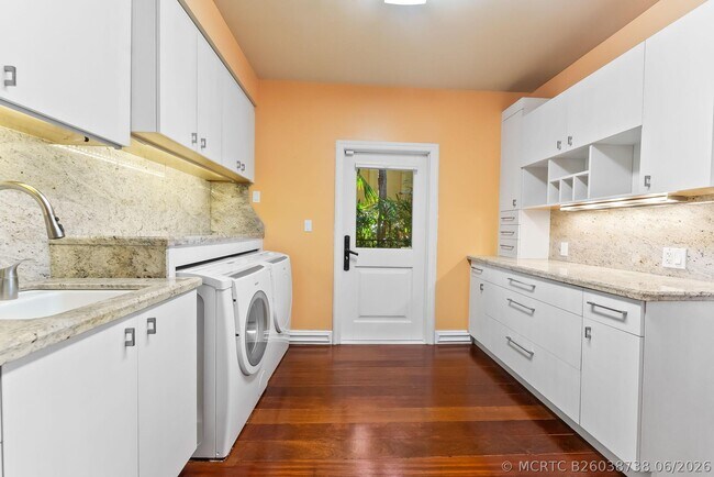 Building Photo - 3 Isla Bahia Dr