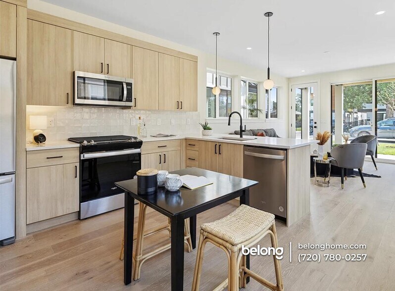 Building Photo - 1415 Zenobia St