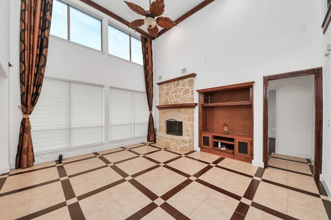 Building Photo - 1807 Ravenel Ln
