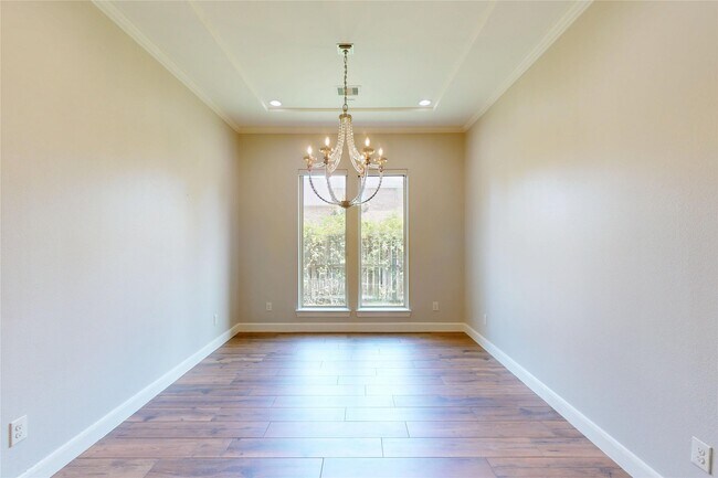 Building Photo - 8870 Van Allen Dr