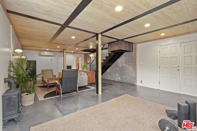 Building Photo - 21549 Summit Trail