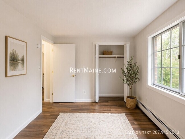 Building Photo - 20 Tall Pines Dr