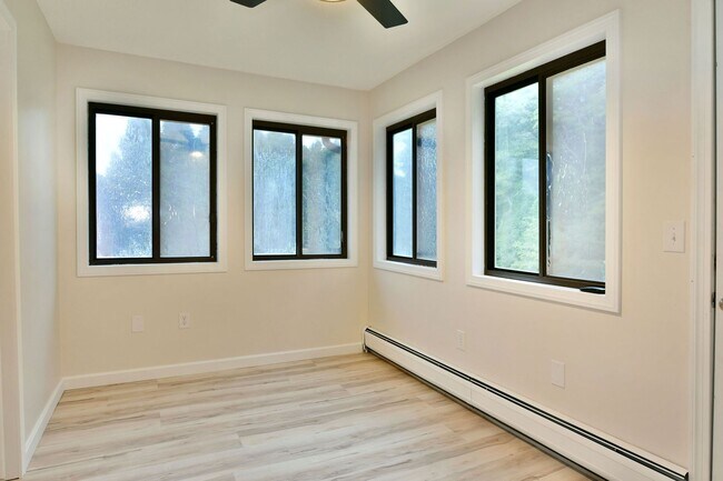 Building Photo - 920-922-922 Cynthia Ct
