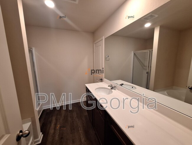 Building Photo - 110 Foley Dr