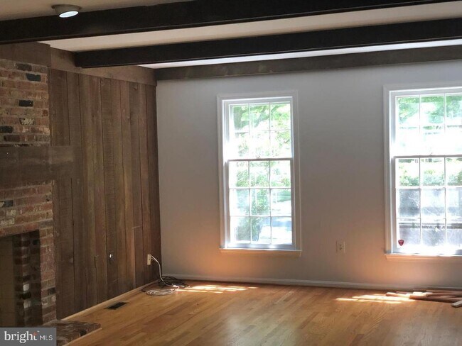 Building Photo - 991 Farm Haven Dr