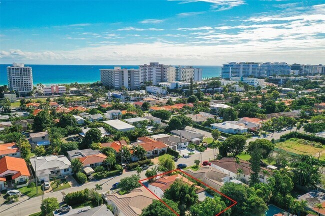 Building Photo - 9324 Byron Ave