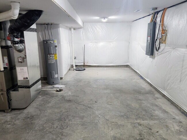 Building Photo - 2124 NW 44th St