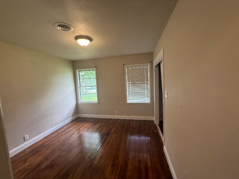 Building Photo - 801 Pecan St
