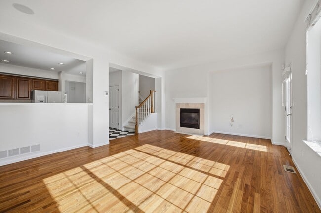 Building Photo - Meticulously maintained 4-bedroom, 3.5-bath  Townhouse In the Heart of Highlands Ranch!