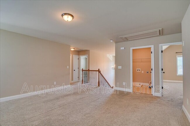 Building Photo - 3814 Berkshire Way