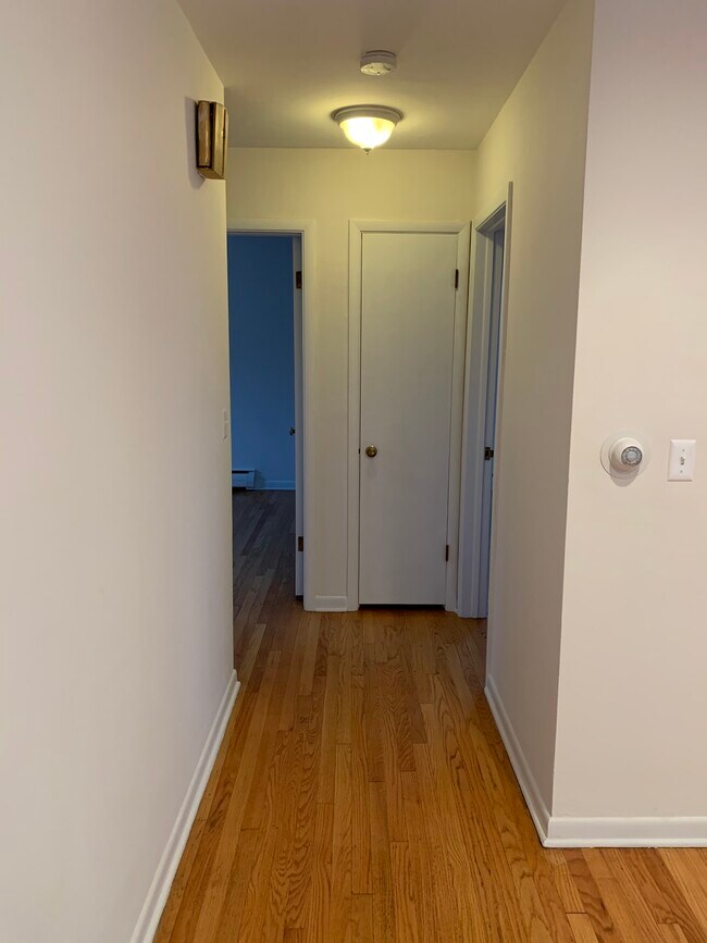 6770 N Sauganash Ave 6770 N Sauganash Ave Chicago IL 60646