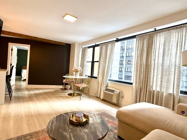 Building Photo - 850 N Dewitt Pl