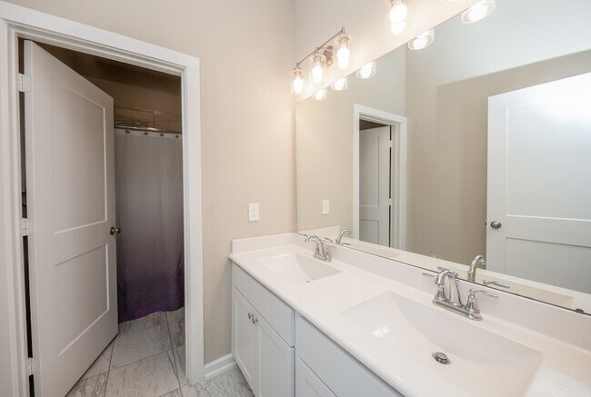 Building Photo - 1539 Rustling Creek Dr