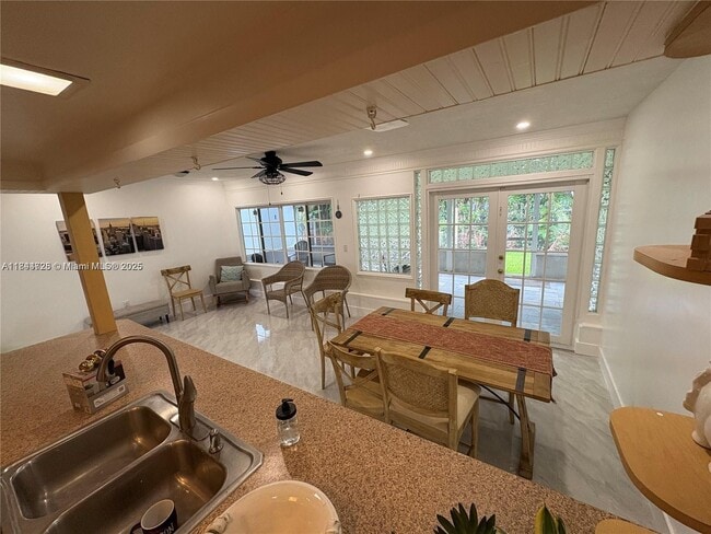 Building Photo - 6612 Dahlia Dr