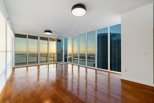 Building Photo - 2020 N Bayshore Dr