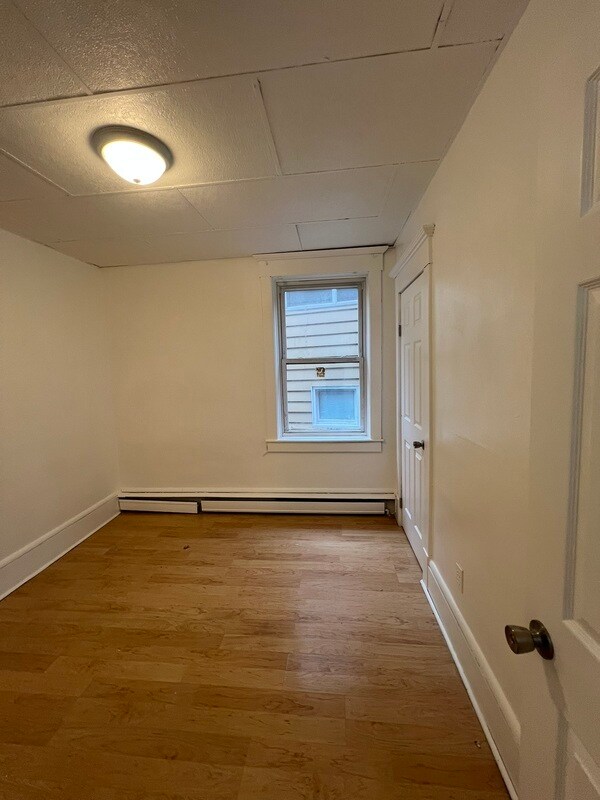 Building Photo - 443-445 Scott St