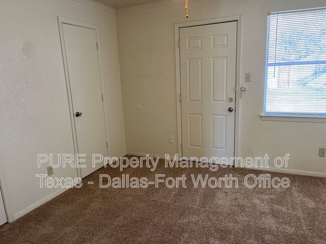 Building Photo - 423 Claire Ct