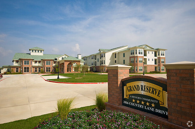 Building Photo - Country Lane Seniors Temple