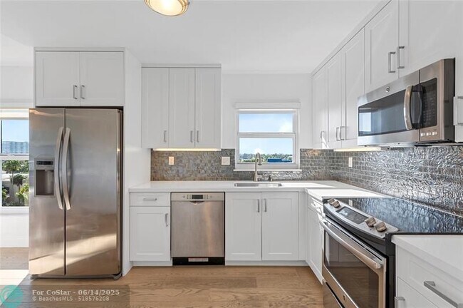 Building Photo - 3850 Galt Ocean Dr