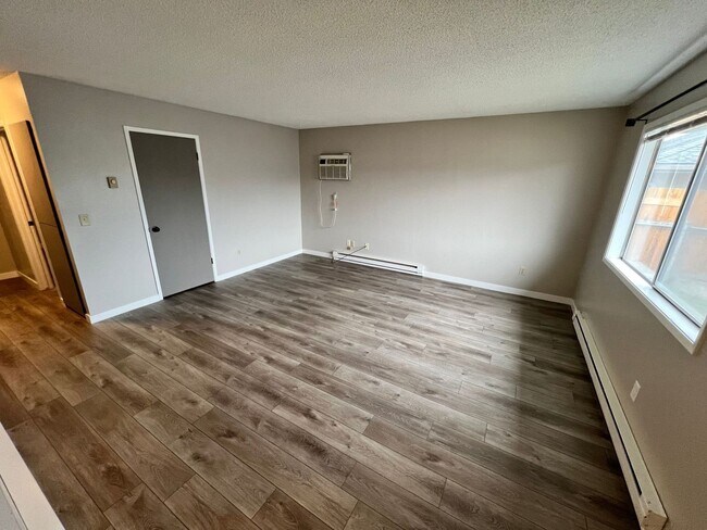 Building Photo - 2 Bed/1 Bath Apartment in Clarkston, WA