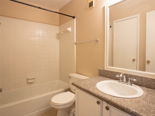 Building Photo - 6500 Harbor Town Dr