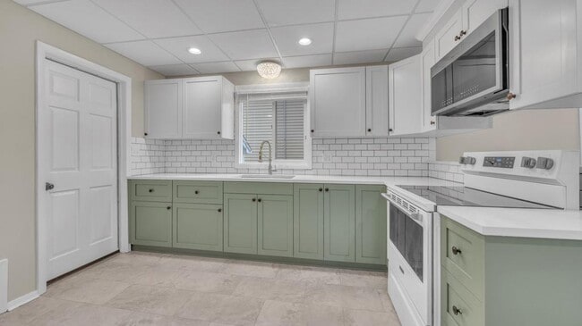 Building Photo - 1526 Ontario Ave