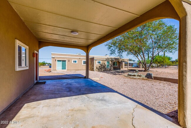 Building Photo - 655 N Merrill Rd