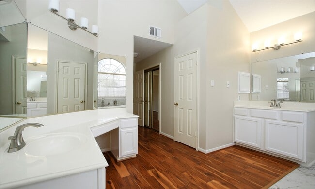 Building Photo - 15710 Cascading Brook Way