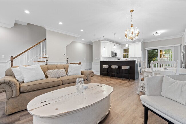 Building Photo - 4 Central Ave