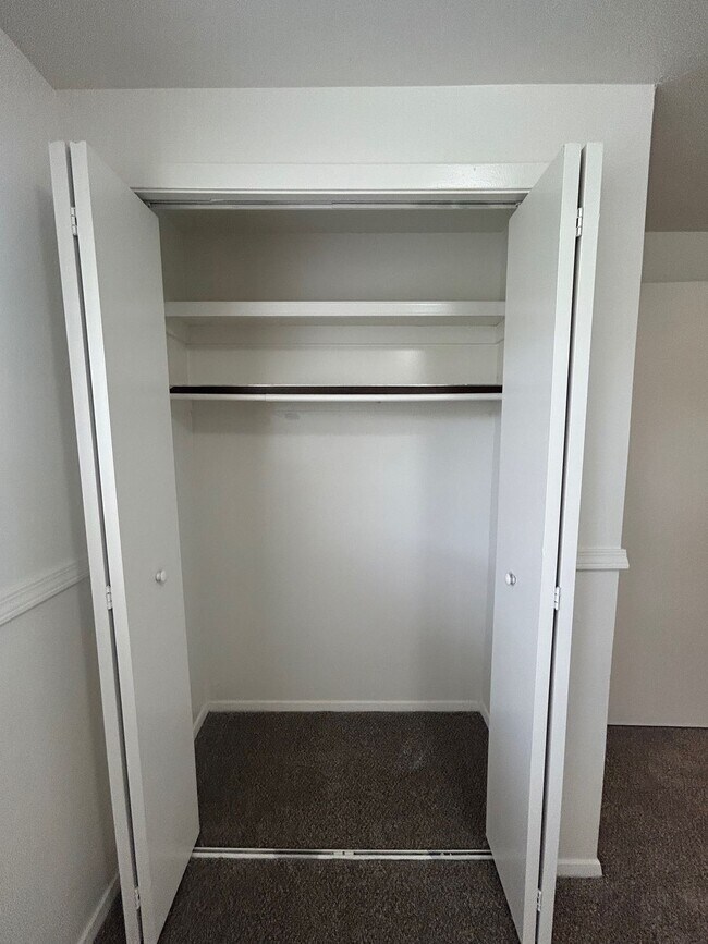 Building Photo - 547 Poole-2