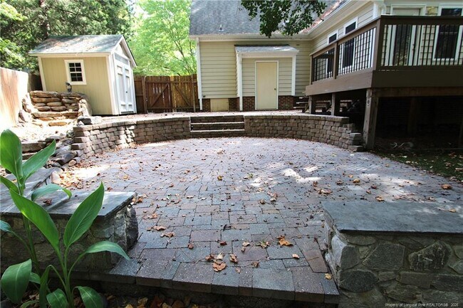 Building Photo - 100 Fawn Ct