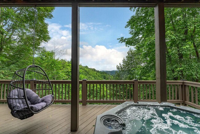 Building Photo - 49 Valley Dr