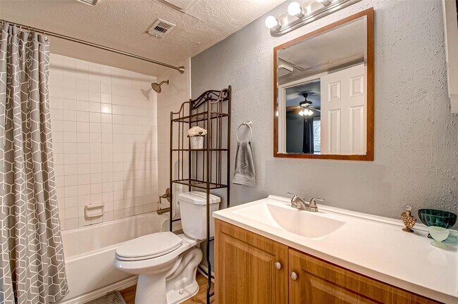 Building Photo - 14777 Wunderlich Dr