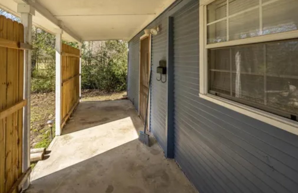 Building Photo - 10607 FM 2767