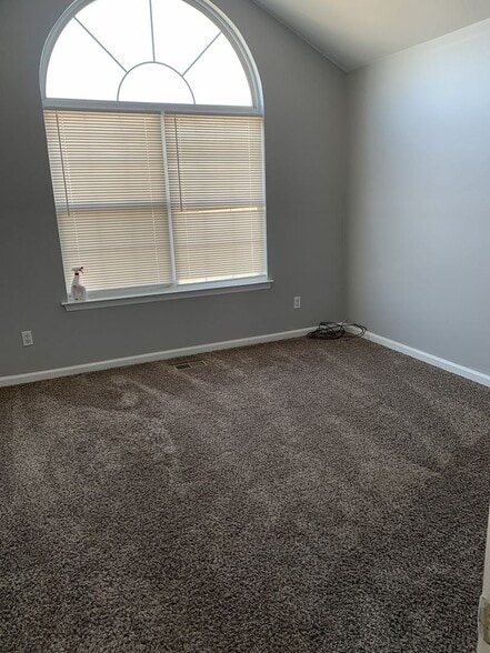 Building Photo - 203 Academy Ln