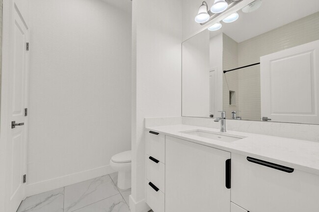 Building Photo - 407 Bella Sol Way