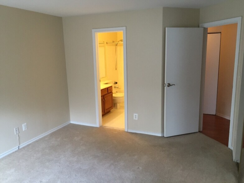 Building Photo - 18502 Boysenberry Dr