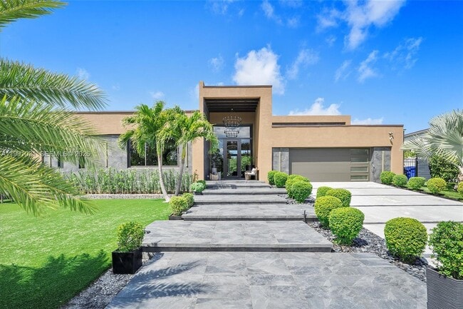 Building Photo - 2215 NE 19th St