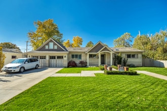 Building Photo - 3998 S Oliver Dr